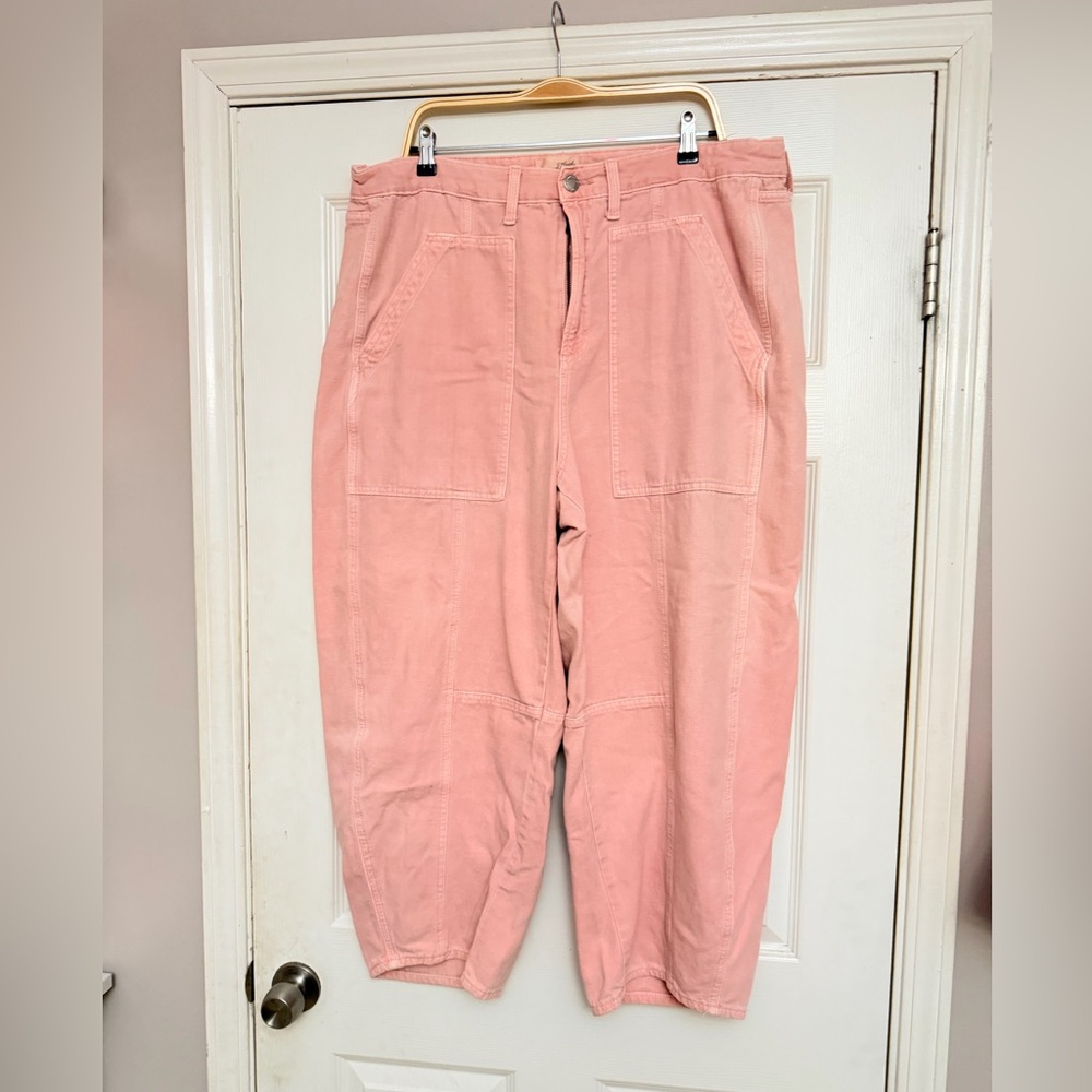 Universal Thread Blush Pink Barrel Jeans
